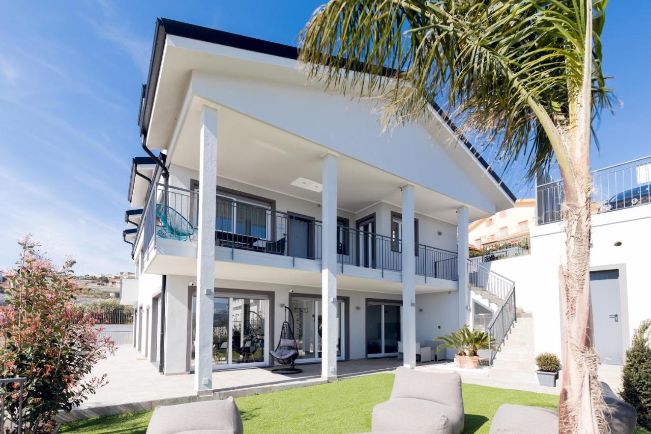 Villa La Matta Apartments And Luxury Suites Sanremo Esterno foto